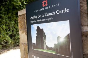 Ashby-de-la-Zouch castle 3 sm.jpg